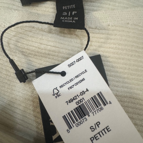 Banana Republic cream sweater - Picture 5 of 6